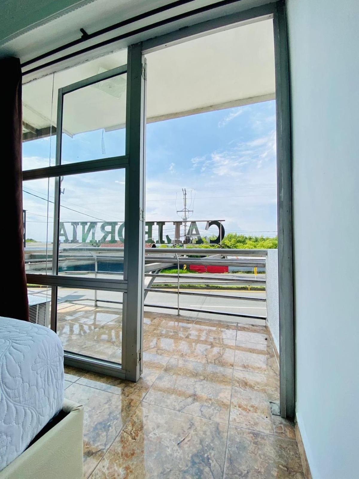 Hotel West California Puerto Espejo Екстер'єр фото