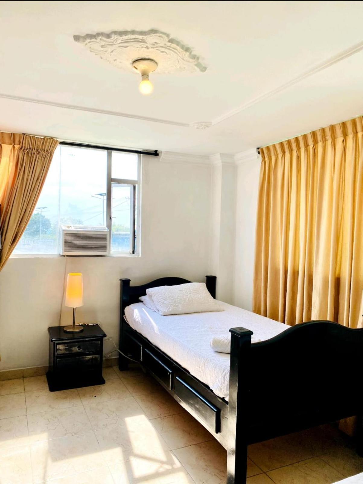 Hotel West California Puerto Espejo Екстер'єр фото