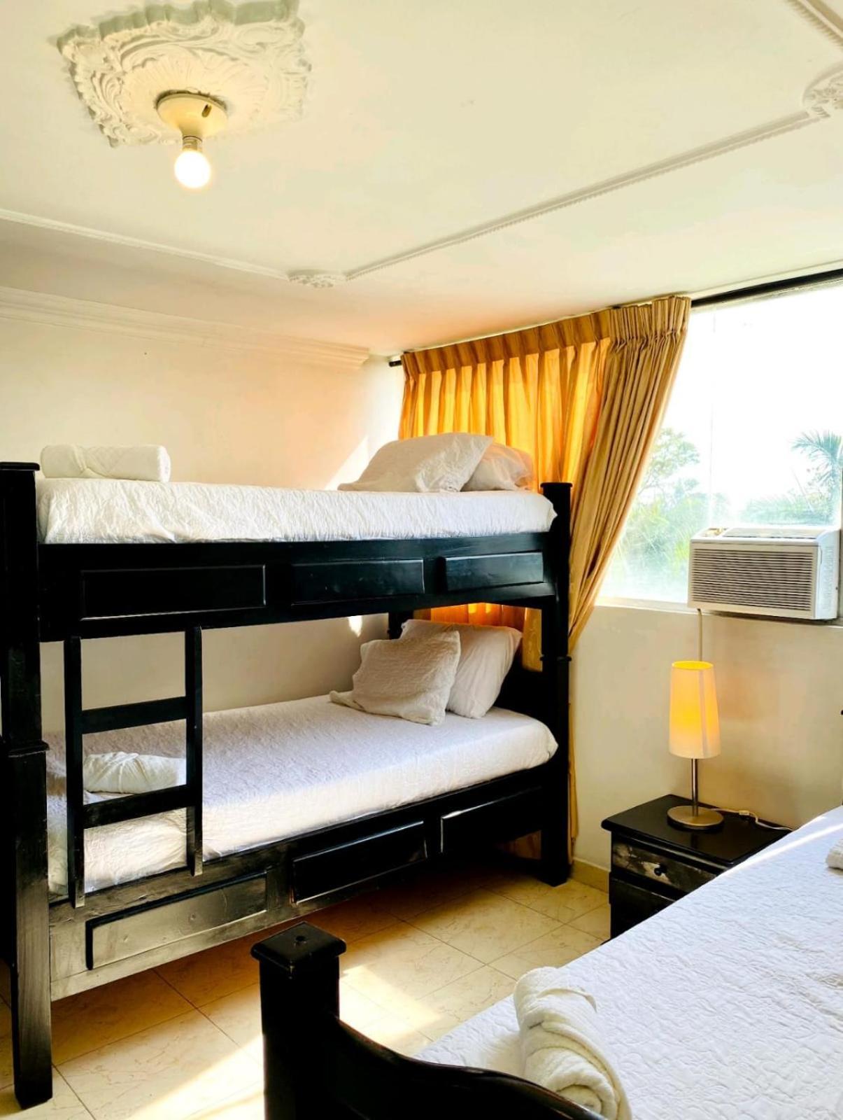 Hotel West California Puerto Espejo Екстер'єр фото