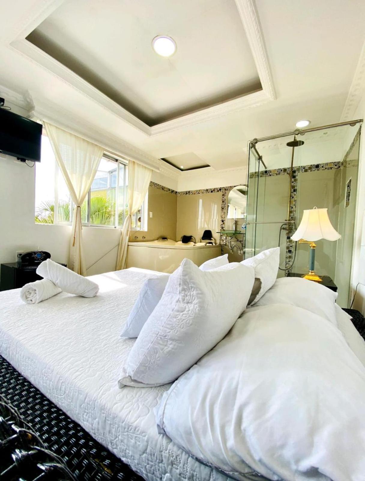 Hotel West California Puerto Espejo Екстер'єр фото